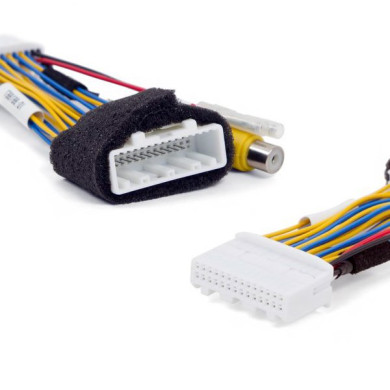 Adapter zum Anschluss der Rückfahrkamera an den Monitor Mazda Adapter zum Anschluss der Rückfahrkamera an den Monitor Mazda