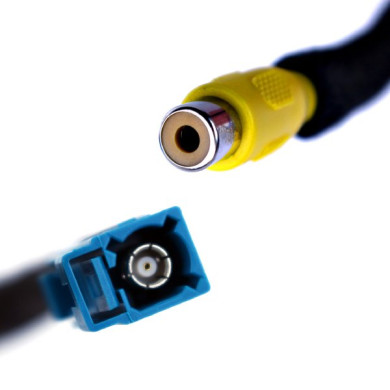 Adapter zum Anschluss der Rückfahrmakemra Fakra RCA Adapter zum Anschluss der Rückfahrmakemra Fakra RCA